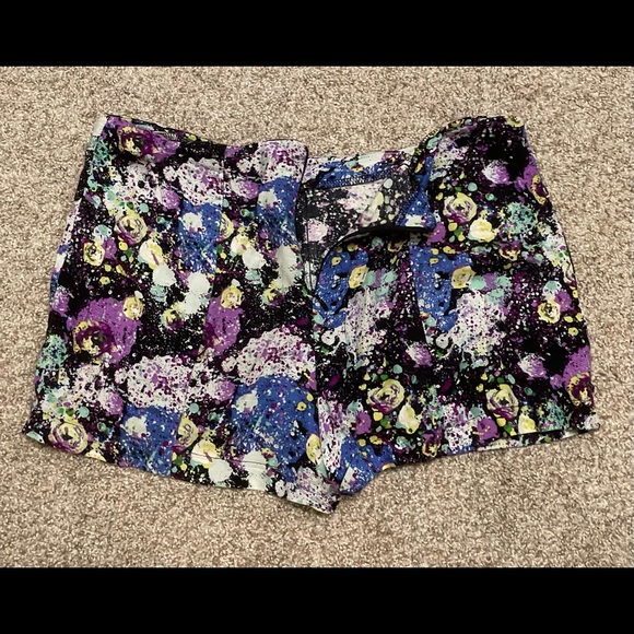 Brass Plum (Small/Medium) high-waisted zip shorts. - Picture 2 of 4